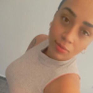 Meet your Posher, Yanara